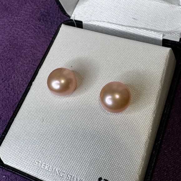 NWT Belk & Co. Pink Pearl Stud Earrings in 925 Sterling Silver - Picture 1 of 4